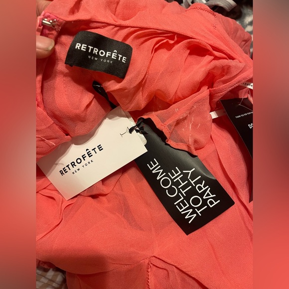 CASPIAN SILK CHIFFON DRESS
Retrofête - Picture 9 of 13